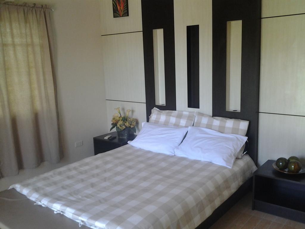 Sir Nico Guesthouse And Resort Pulilan Oda fotoğraf